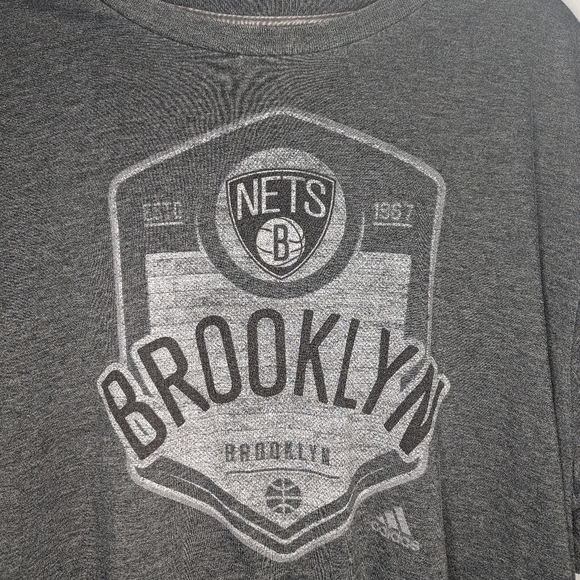 Adidas Feel Good Tshirt Brooklyn Nets Basketball Team NBA Men's Size XL - Picture 2 of 5